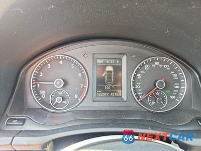 Zdjęcie 9 z 13 samochodu: 2012 VOLKSWAGEN EOS KOMFORT VIN:WVWBW7AH4CV009862 - miniatura