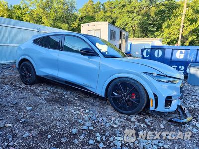 Czwarte zdjęcie samochodu z boku: 2025 FORD MUSTANG MACH-E GT VIN:3FMTK4SX3SMA18061 - miniatura