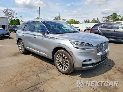Czwarte zdjęcie samochodu z boku: 2022 LINCOLN AVIATOR VIN:5LM5J6XC5NGL21237 - miniatura