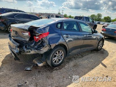 Trzecie zdjęcie samochodu z tyłu: 2020 KIA OPTIMA LX VIN:5XXGT4L3XLG421813 - miniatura