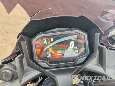 Zdjęcie 7 z 9 samochodu: 2024 KAWASAKI EX650 R VIN:ML5EXER1XRDAD5198 - miniatura