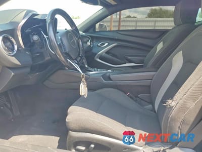 Zdjęcie 7 z 12 samochodu: 2017 CHEVROLET CAMARO LT VIN:1G1FB1RX2H0203339 - miniatura