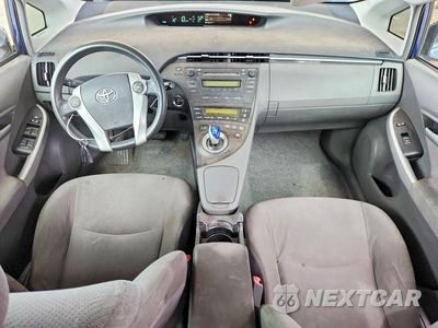 Zdjęcie 8 z 12 samochodu: 2011 TOYOTA PRIUS TWO VIN:JTDKN3DU8B0311266 - miniatura