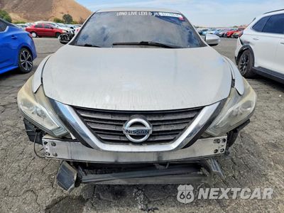 Piąte zdjęcie samochodu w środku: 2017 NISSAN ALTIMA 2.5 SV VIN:1N4AL3AP3HC199909 - miniatura