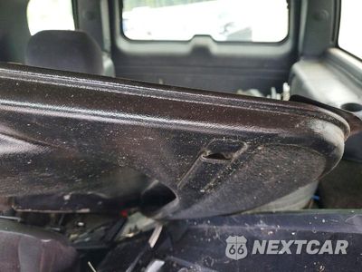 Zdjęcie 10 z 13 samochodu: 2002 CHEVROLET TAHOE K1500 VIN:1GNEK13V72J303228 - miniatura