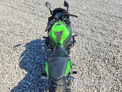 Zdjęcie 6 z 9 samochodu: 2022 KAWASAKI EX650 N VIN:ML5EXEN15NDA74141 - miniatura