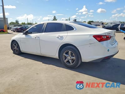 Drugie zdjęcie samochodu z przodu: 2018 CHEVROLET MALIBU LS VIN:1G1ZB5ST5JF214625 - miniatura