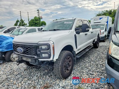 2024 FORD F350 SUPER DUTY 1FT8W3BT3RED49390 - główne zdjęcie licytacji z USA - miniatura