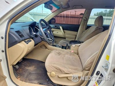 Zdjęcie 7 z 13 samochodu: 2011 TOYOTA HIGHLANDER BASE VIN:5TDZA3EH4BS011488 - miniatura