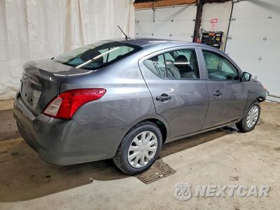 Trzecie zdjęcie samochodu z tyłu: 2018 NISSAN VERSA S VIN:3N1CN7AP0JL885634 - miniatura