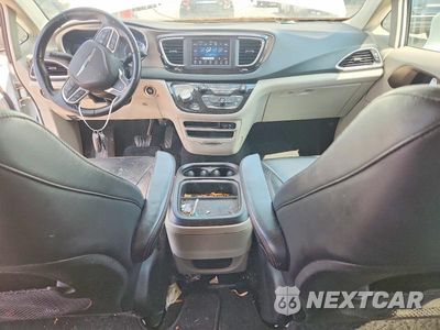 Zdjęcie 8 z 13 samochodu: 2018 CHRYSLER PACIFICA TOURING L VIN:2C4RC1BG0JR125795 - miniatura