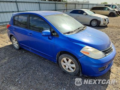 Czwarte zdjęcie samochodu z boku: 2010 NISSAN VERSA 1.8 S VIN:3N1BC1CP5AL362122 - miniatura