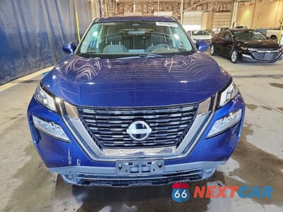 Piąte zdjęcie samochodu w środku: 2023 NISSAN ROGUE SV VIN:5N1BT3BBXPC847063 - miniatura