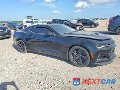 Czwarte zdjęcie samochodu z boku: 2016 CHEVROLET CAMARO SS VIN:1G1FH1R75G0173301 - miniatura