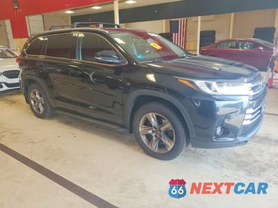 Czwarte zdjęcie samochodu z boku: 2017 TOYOTA HIGHLANDER LIMITED PLATINUM VIN:5TDDZRFHXHS360670 - miniatura