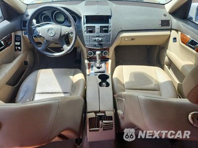 Zdjęcie 8 z 12 samochodu: 2011 MERCEDES-BENZ C 300 VIN:WDDGF5EB0BR172893 - miniatura