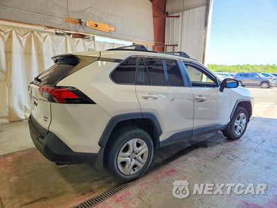 Trzecie zdjęcie samochodu z tyłu: 2021 TOYOTA RAV4 XLE VIN:2T3P1RFV3MW153931 - miniatura