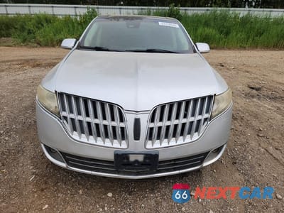 Piąte zdjęcie samochodu w środku: 2012 LINCOLN MKT VIN:2LMHJ5AT9CBL54379 - miniatura