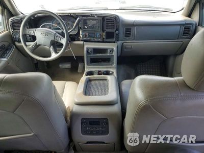 Zdjęcie 8 z 12 samochodu: 2004 CHEVROLET TAHOE K1500 VIN:1GNEK13T74R184180 - miniatura