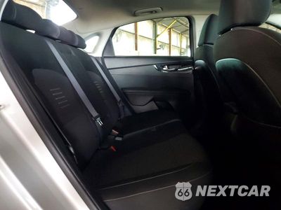 Zdjęcie 10 z 12 samochodu: 2019 KIA FORTE S VIN:3KPF34AD0KE023542 - miniatura