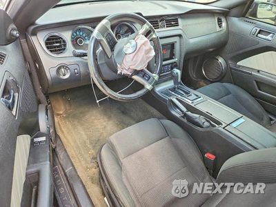 Zdjęcie 8 z 13 samochodu: 2014 FORD MUSTANG VIN:1ZVBP8AM9E5230647 - miniatura