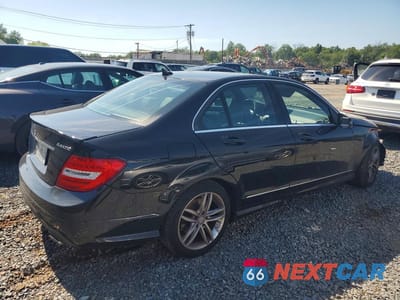 Trzecie zdjęcie samochodu z tyłu: 2014 MERCEDES-BENZ C 300 4MATIC VIN:WDDGF8AB1ER315782 - miniatura