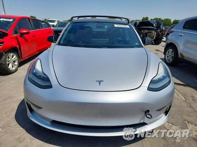 Piąte zdjęcie samochodu w środku: 2018 TESLA MODEL 3 VIN:5YJ3E1EA1JF089389 - miniatura