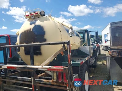 Zdjęcie 12 z 12 samochodu: 2005 INTERNATIONAL 4300 TANK TRUCK VIN:1HTMMAAL25H121953 - miniatura