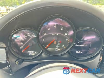 Zdjęcie 9 z 10 samochodu: 2017 PORSCHE MACAN GTS VIN:WP1AG2A56HLB55313 - miniatura