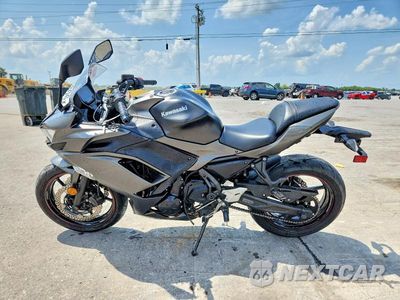 Trzecie zdjęcie samochodu z tyłu: 2022 KAWASAKI EX650 N VIN:ML5EXEN14NDA50395 - miniatura