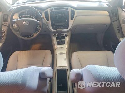 Zdjęcie 8 z 13 samochodu: 2006 TOYOTA HIGHLANDER BASE VIN:JTEGP21A260098689 - miniatura