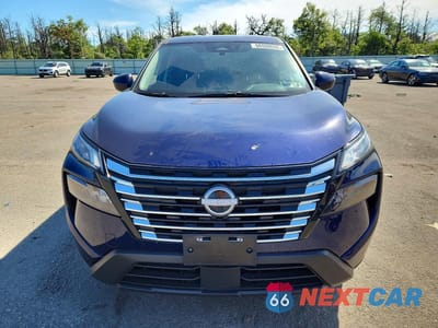 Piąte zdjęcie samochodu w środku: 2025 NISSAN ROGUE SV VIN:JN8BT3BB9SW416679 - miniatura