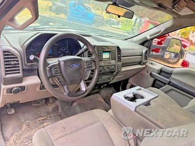 Zdjęcie 9 z 10 samochodu: 2018 FORD 550 TRUCKFLATBED ROLLBACK TOW TRUCK VIN:1FDUF5GY6JEB99810 - miniatura