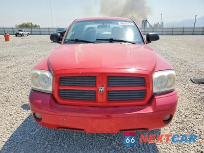 Piąte zdjęcie samochodu w środku: 2006 DODGE DAKOTA QUAD SLT VIN:1D7HE48N26S618077 - miniatura