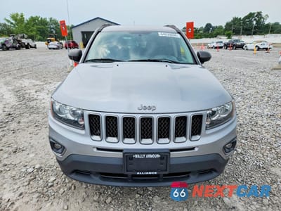 Piąte zdjęcie samochodu w środku: 2016 JEEP COMPASS SPORT VIN:1C4NJCBA1GD785383 - miniatura