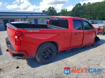 Trzecie zdjęcie samochodu z tyłu: 2020 CHEVROLET SILVERADO K1500 CUSTOM VIN:1GCRYBEFXLZ263203 - miniatura