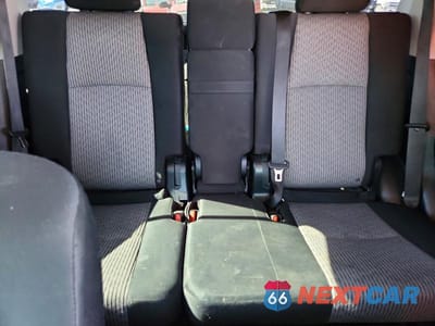 Zdjęcie 10 z 13 samochodu: 2021 TOYOTA 4RUNNER SR5 VIN:JTEEU5JR5M5238659 - miniatura