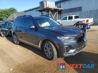 Czwarte zdjęcie samochodu z boku: 2022 BMW X7 XDRIVE40I VIN:5UXCW2C08N9N03022 - miniatura