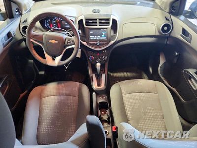 Zdjęcie 8 z 12 samochodu: 2017 CHEVROLET SONIC LS VIN:1G1JB5SG0H4118388 - miniatura