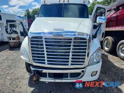 Zdjęcie 11 z 14 samochodu: 2018 FREIGHTLINER CASCADIA 125 VIN:3ALXGF00XJDJS7591 - miniatura