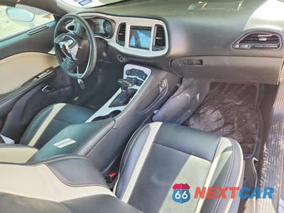 Zdjęcie 8 z 12 samochodu: 2016 DODGE CHALLENGER R/T VIN:2C3CDZBT9GH112514 - miniatura