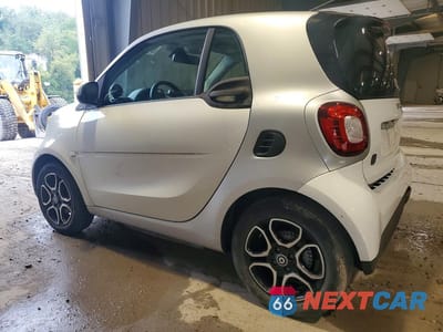 Drugie zdjęcie samochodu z przodu: 2018 SMART FORTWO VIN:WMEFJ9BA5JK283701 - miniatura
