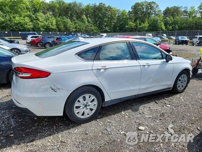 Trzecie zdjęcie samochodu z tyłu: 2020 FORD FUSION S VIN:3FA6P0G71LR161735 - miniatura