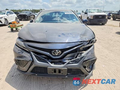 Piąte zdjęcie samochodu w środku: 2021 TOYOTA CAMRY SE VIN:4T1G11AK3MU530880 - miniatura