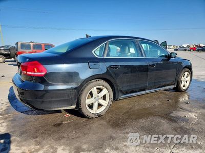 Trzecie zdjęcie samochodu z tyłu: 2013 VOLKSWAGEN PASSAT SE VIN:1VWBP7A37DC112947 - miniatura