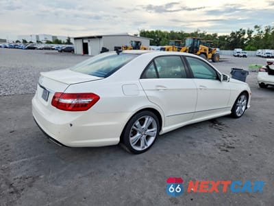 Trzecie zdjęcie samochodu z tyłu: 2013 MERCEDES-BENZ E 350 VIN:WDDHF5KB5DA759827 - miniatura