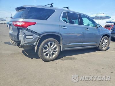 Trzecie zdjęcie samochodu z tyłu: 2018 CHEVROLET TRAVERSE PREMIER VIN:1GNERKKW6JJ270300 - miniatura