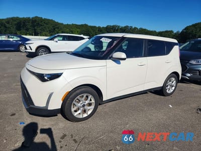 2025 KIA SOUL LX KNDJ23AU6S7940217 - główne zdjęcie licytacji z USA - miniatura