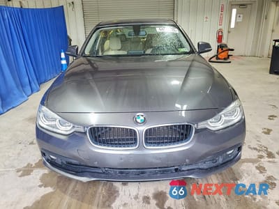 Piąte zdjęcie samochodu w środku: 2018 BMW 320 XI VIN:WBA8A3C54JA505198 - miniatura