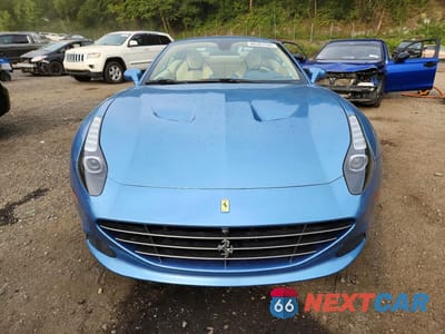 Piąte zdjęcie samochodu w środku: 2017 FERRARI CALIFORNIA T VIN:ZFF77XJA4H0224346 - miniatura
